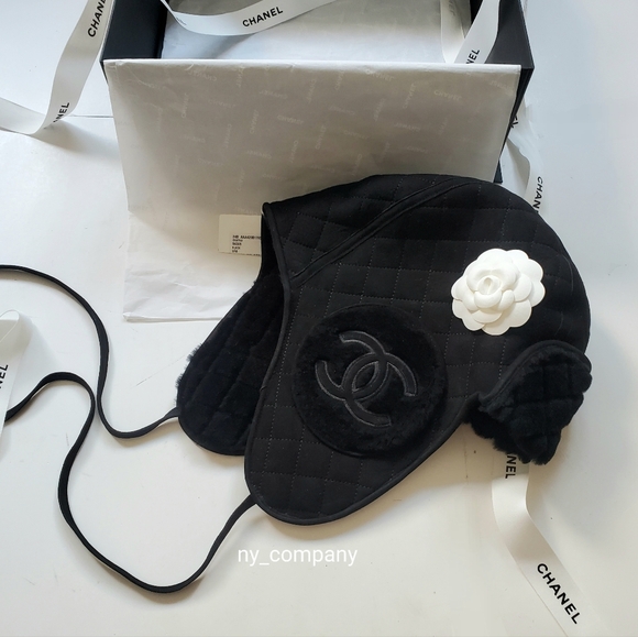 (SALE)Chanel 24fw CC Shearing Trapper Hat Brand New - Picture 1 of 3